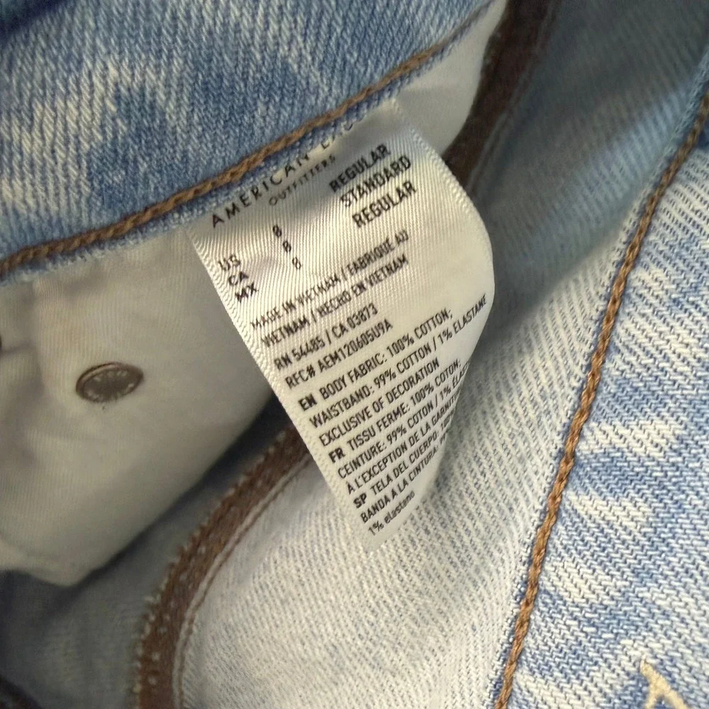 American Eagle Highest Rise 90s Boyfriend Jeans Light Wash Distressed Size 8